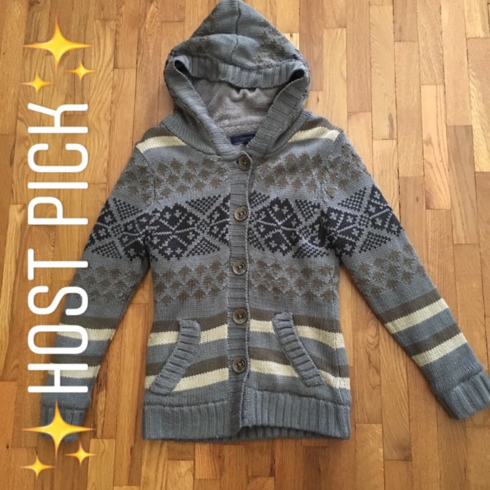 NWOT Grey Hooded Sweater/Jacket - VERY WARM!
